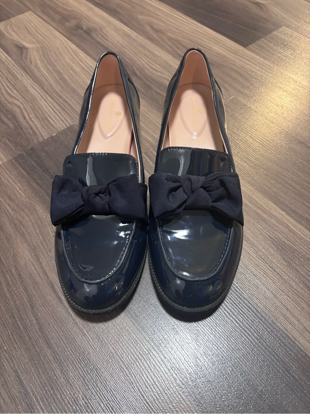 Bandolino Navy Patent Leather Bow Loafers Flats – Size 9